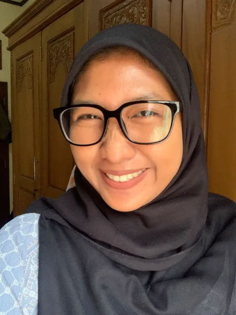 Miss Dwi